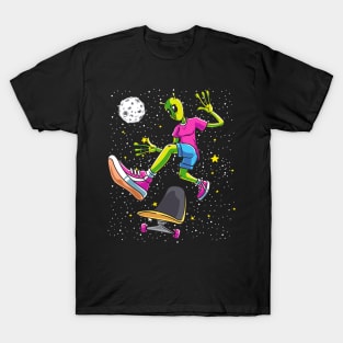 Space Alien Skateboarding Skateboarder T-Shirt